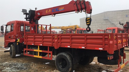 随车吊选购 价格固然重要，配置更需深思熟虑